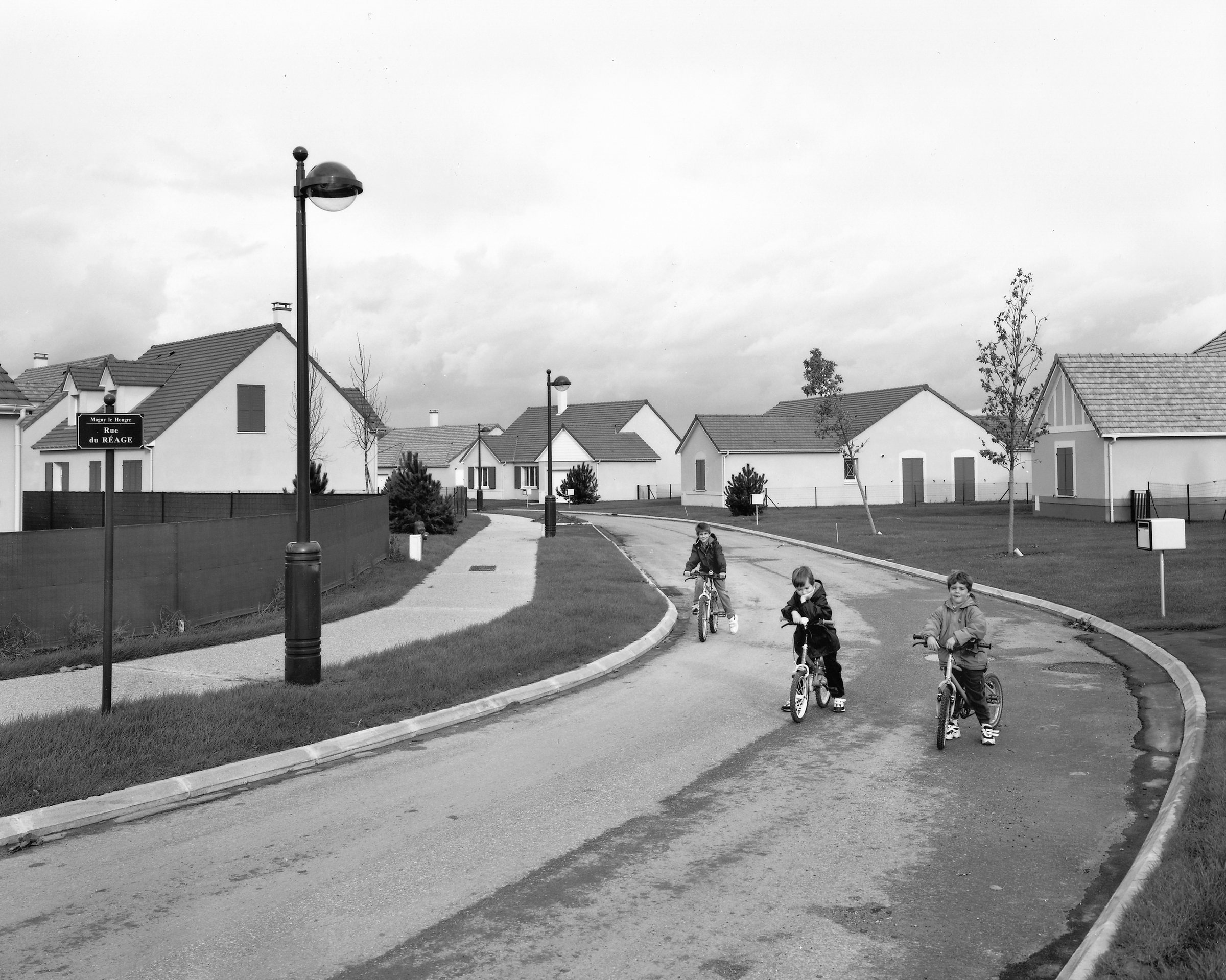 Aux Portes du Royaume — Magny-le-Hongre, France, 1998